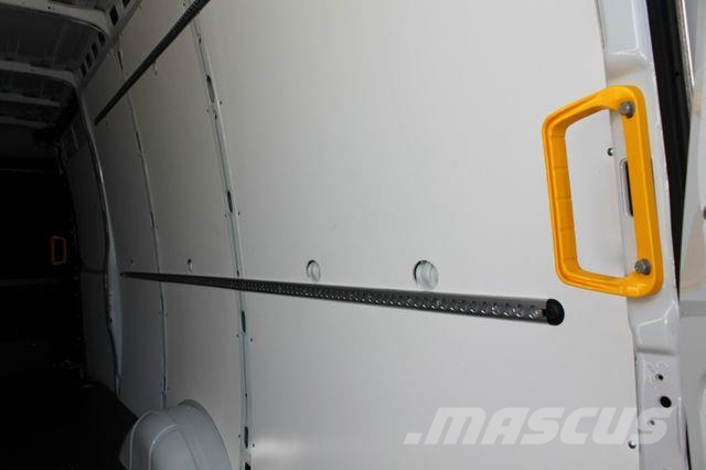 Iveco Daily 35S16 3.0Liter Automatik Holzboden/Airline Gesloten bedrijfswagens