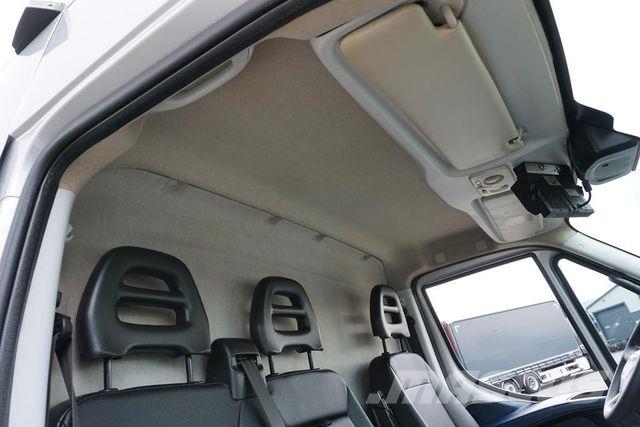 Iveco DAILY / 70C18 / 3,0 - 180 KM / HI - MATIC / MAX Furgonetas /Furgón