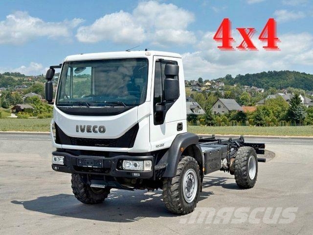 Iveco EUROCARGO 110-250* PLATFORM 4,60 m* 4x4 Camiones con chasís y cabina