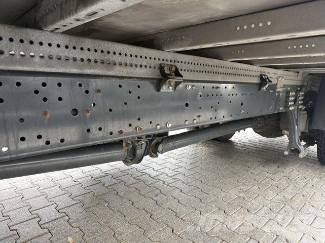 Iveco Eurocargo 160-280 شاحنات بغطاء جانبي