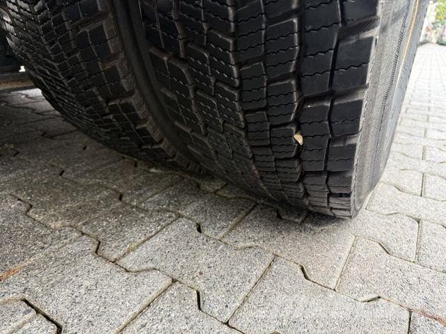 Iveco Eurocargo 160-280 شاحنات بغطاء جانبي