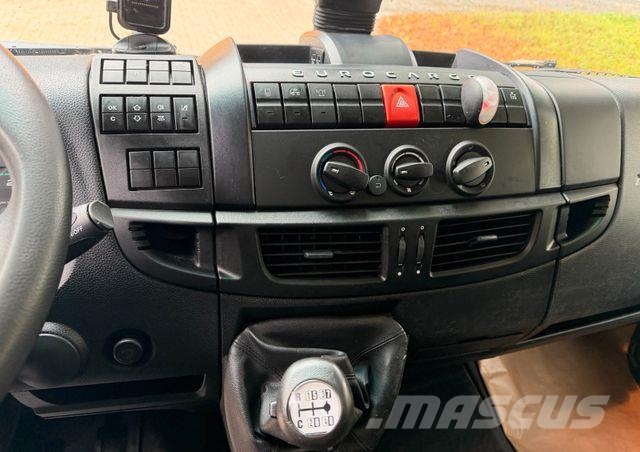 Iveco EUROCARGO 160E210 - Kran - Koffer - 32 TKm Vlakke laadvloer met kraan