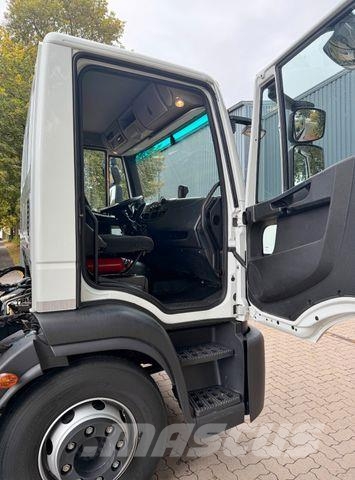 Iveco EUROCARGO 160E210 - Kran - Koffer - 32 TKm Vlakke laadvloer met kraan