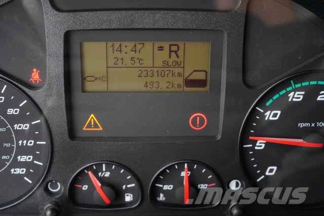 Iveco EUROCARGO / 180-250 / SKRZYNIOWY + HDS / HYVA HC Vlakke laadvloer met kraan