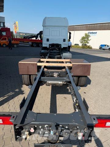 Iveco Eurocargo ML140E28/P Bett AHK Klima Standheizung Fülkés alváz