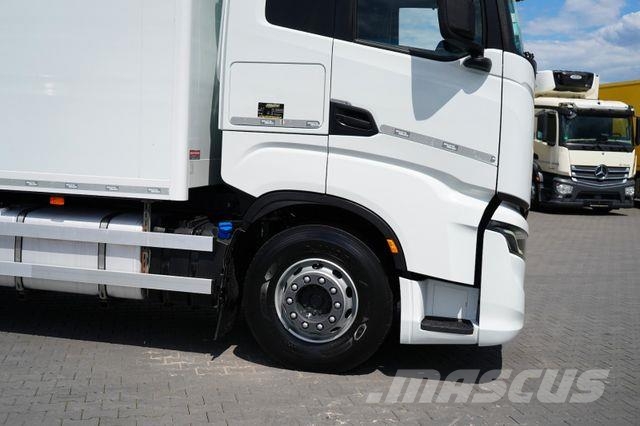 Iveco S-WAY / 420 / E 6 / KONTENER + WINDA / 20 PALET Samochody ciężarowe ze skrzynią zamkniętą