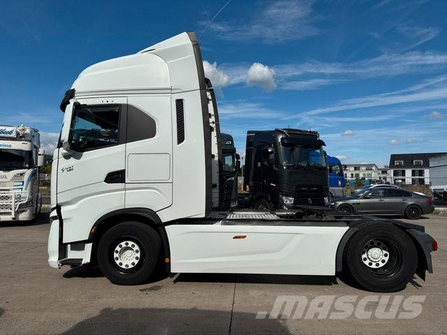 Iveco S-WAY 480 * RETARDER * VOLLVERKLEIDUNG * Vetopöytäautot