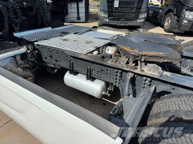 Iveco S-WAY 480 * RETARDER * VOLLVERKLEIDUNG * Vetopöytäautot