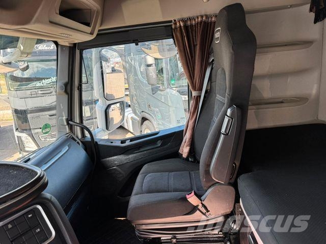 Iveco S-WAY 480 * RETARDER * VOLLVERKLEIDUNG * Vetopöytäautot