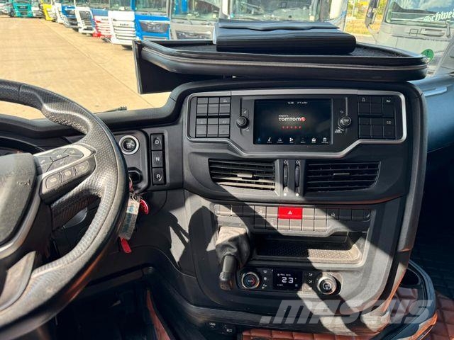 Iveco S-WAY 480 * RETARDER * VOLLVERKLEIDUNG * Vetopöytäautot