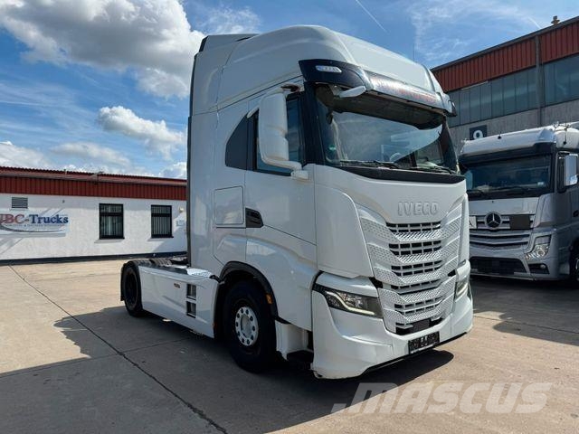 Iveco S-WAY 480 * RETARDER * VOLLVERKLEIDUNG * Vetopöytäautot