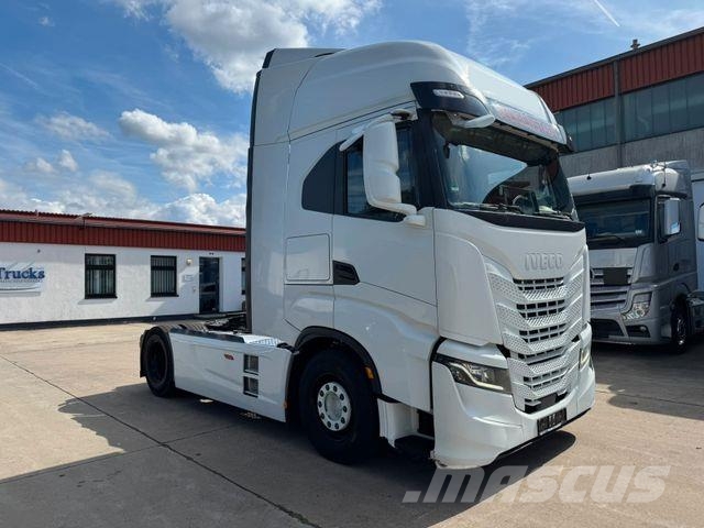 Iveco S-WAY 480 * RETARDER * VOLLVERKLEIDUNG * Vetopöytäautot