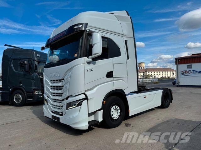Iveco S-WAY 480 * RETARDER * VOLLVERKLEIDUNG * Vetopöytäautot