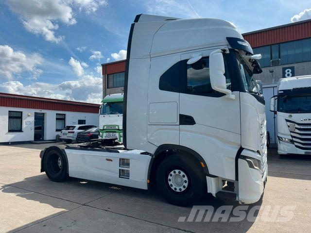 Iveco S-WAY 480 * RETARDER * VOLLVERKLEIDUNG * Vetopöytäautot