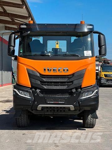 Iveco XWay 480 8x4 BL PALFINGER P24A AK / Retarder Hook lift trucks