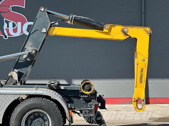 Iveco XWay 480 8x4 BL PALFINGER P24A AK / Retarder Hook lift trucks