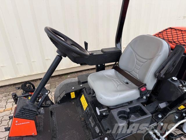 Jacobsen SLF530 3WD / 2021 BJ / 965 Stunden 骑乘式割草机