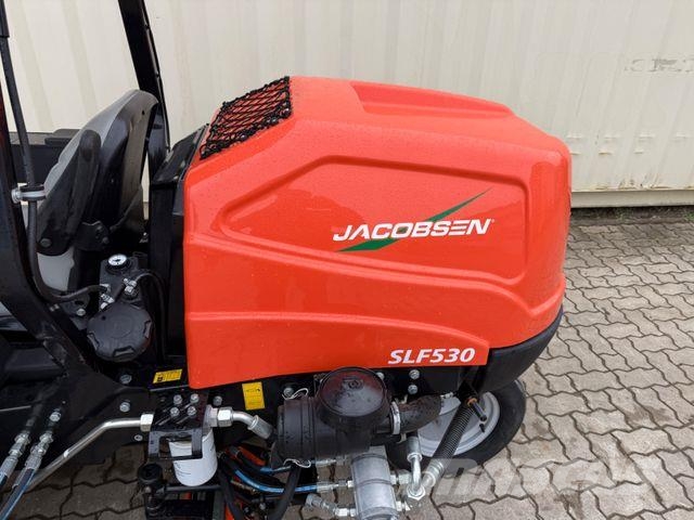 Jacobsen SLF530 3WD / 2021 BJ / 965 Stunden 骑乘式割草机