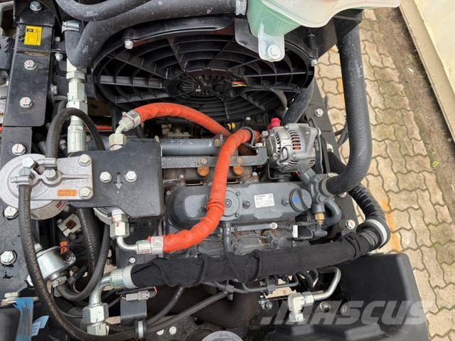 Jacobsen SLF530 3WD / 2021 BJ / 965 Stunden 骑乘式割草机