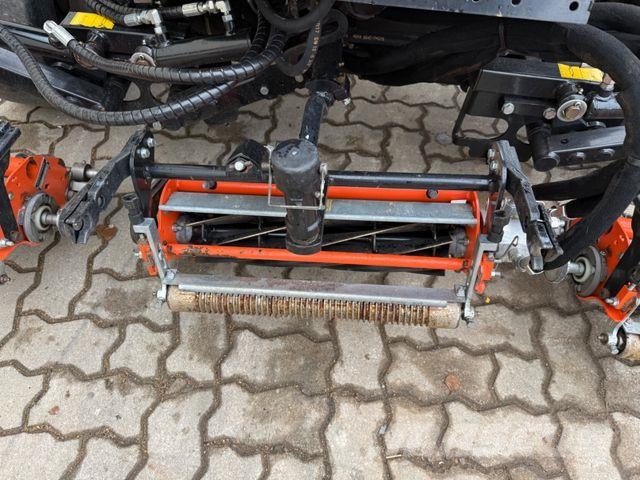 Jacobsen SLF530 3WD / 2021 BJ / 965 Stunden 骑乘式割草机