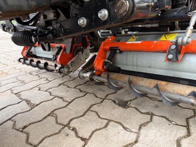 Jacobsen SLF530 3WD / 2021 BJ / 965 Stunden 骑乘式割草机