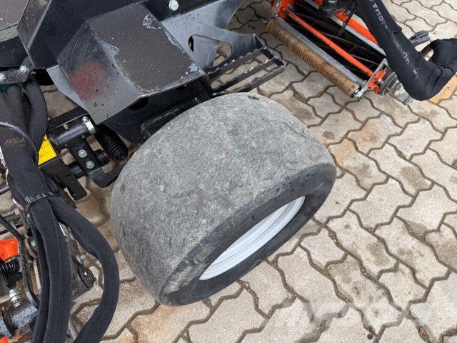 Jacobsen SLF530 3WD / 2021 BJ / 965 Stunden 骑乘式割草机