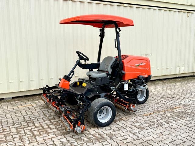 Jacobsen SLF530 3WD / 2021 BJ / 965 Stunden 骑乘式割草机