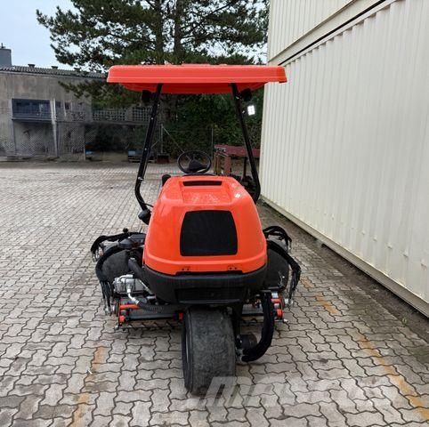 Jacobsen SLF530 3WD / 2021 BJ / 965 Stunden 骑乘式割草机