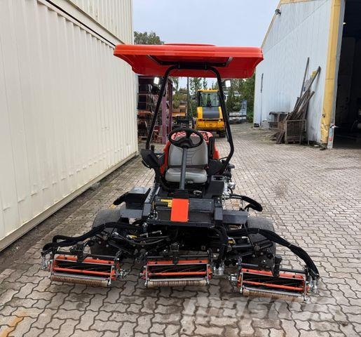 Jacobsen SLF530 3WD / 2021 BJ / 965 Stunden 骑乘式割草机