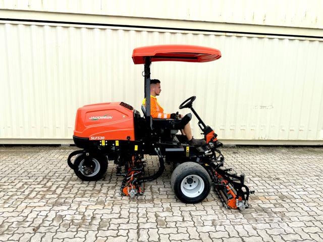 Jacobsen SLF530 3WD / 2021 BJ / 965 Stunden 骑乘式割草机