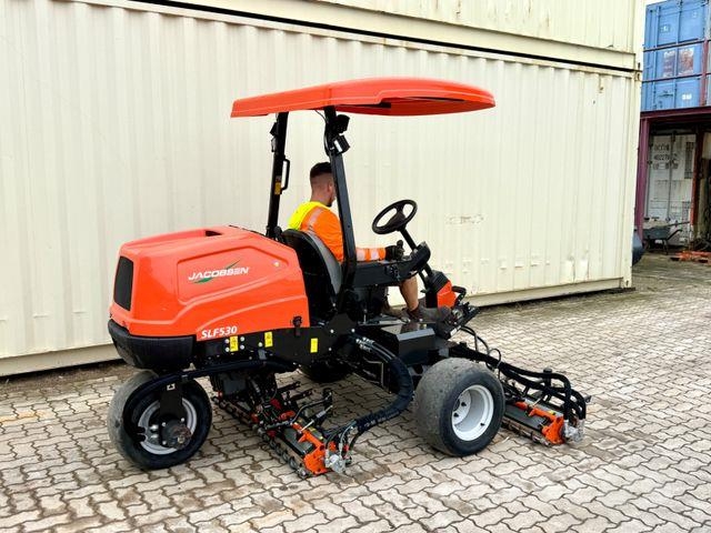 Jacobsen SLF530 3WD / 2021 BJ / 965 Stunden 骑乘式割草机