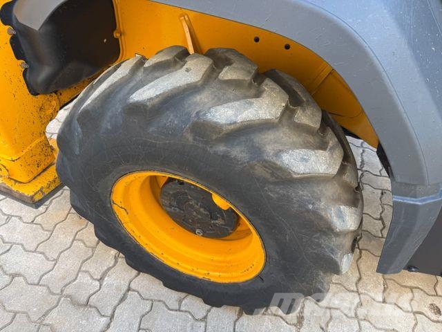 JCB 3CX Compact / 2022 BJ / Hammer + Schaufeln Radlader