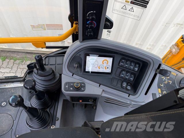JCB 3CX Plus, 2021 BJ, 5.436 H, 81 KW/ 110 PS Buldoexcavatoare