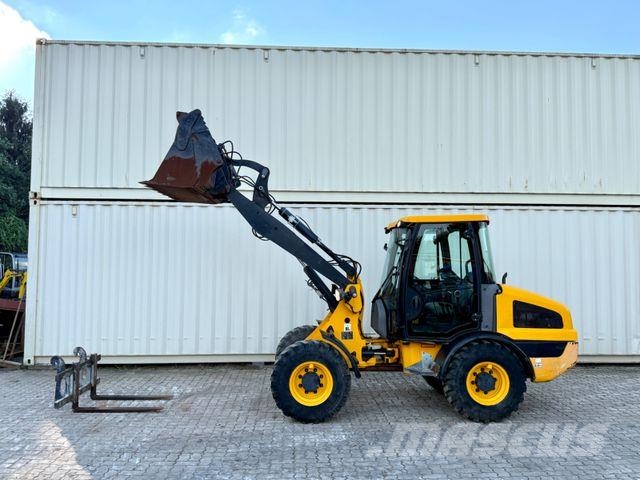 JCB 406 / 2018 BJ / 2.320 H / Schaufel + Gabel Utovarivači na kotačima