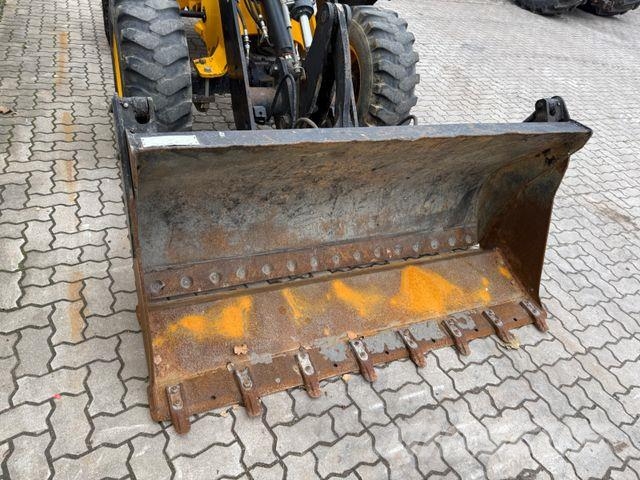 JCB 406 / 2018 BJ / 2.863 H / Klappschaufel Gumikerekes homlokrakodók
