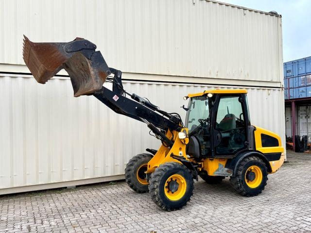 JCB 406 / 2018 BJ / 2.863 H / Klappschaufel Gumikerekes homlokrakodók