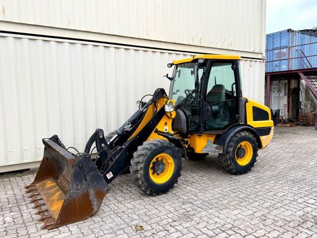 JCB 406 / 2018 BJ / 2.863 H / Klappschaufel Gumikerekes homlokrakodók