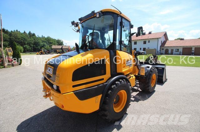 JCB 407 inkl. Schaufel &amp; Palettengabel Cargadoras sobre ruedas