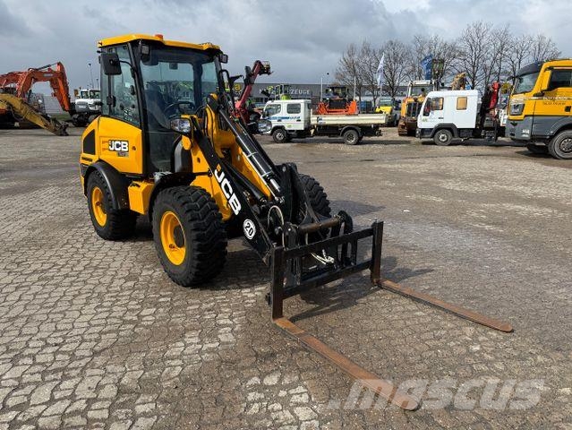 JCB 407 SV, hydr. S.W.S., Palettengabel, Neuwertig Cargadoras sobre ruedas