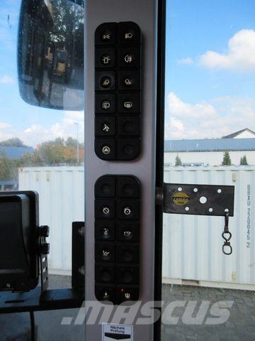 JCB 457 HT T4F Kolesni nakladalci