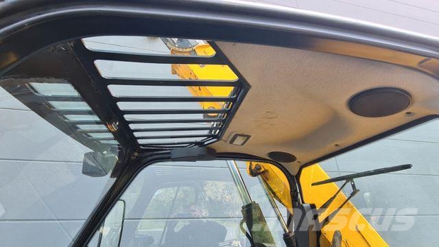 JCB 520-40 -Teleskoplader- Reifen/Felgen/Service neu Iekrāvēji uz riteņiem