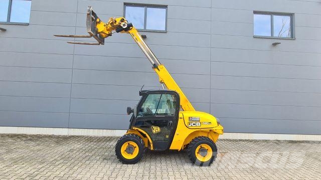 JCB 520-40 -Teleskoplader- Reifen/Felgen/Service neu Iekrāvēji uz riteņiem