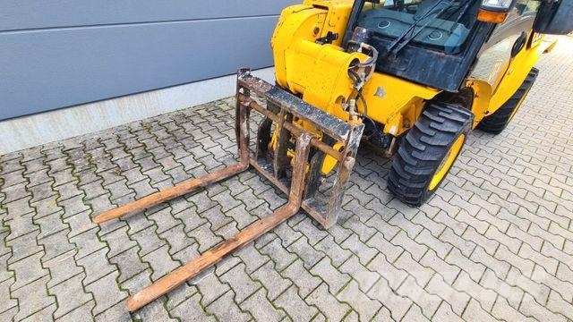 JCB 520-40 -Teleskoplader- Reifen/Felgen/Service neu Iekrāvēji uz riteņiem