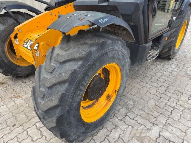 JCB 535-95 / 2017 BJ / 2.675 H Costruzioni - Altro