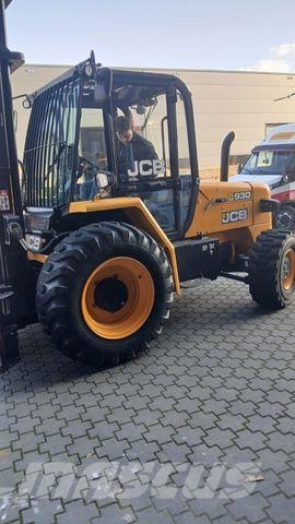 JCB 930 Terenski viličar