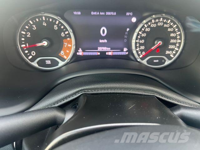 Jeep Renegade Limited 4WD mit Anhängerkupplung Kis teherszállító/Platós kocsi