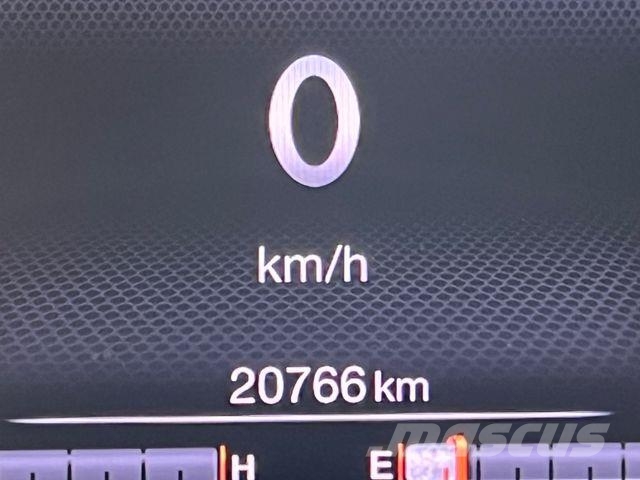 Jeep Renegade Limited 4WD mit Anhängerkupplung Kis teherszállító/Platós kocsi