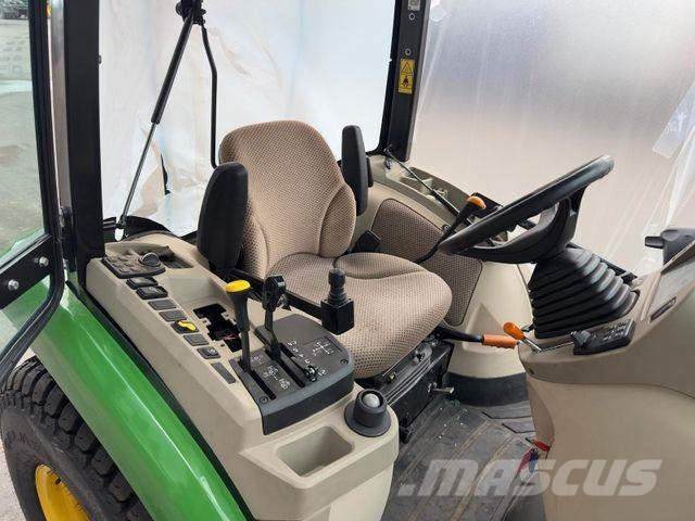 John Deere 3046 R 4x4 Hofschlepper *Verunfall* Traktorji