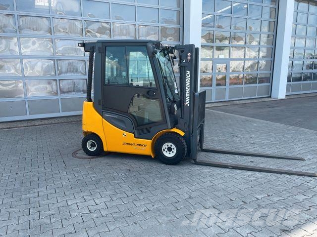 Jungheinrich DFG 316s / Triplex: 4.4m / 2.008h / Klima / SS شاحنات الديزل