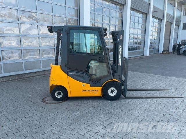 Jungheinrich DFG 316s / Triplex: 4.4m / 2.008h / Klima / SS شاحنات الديزل